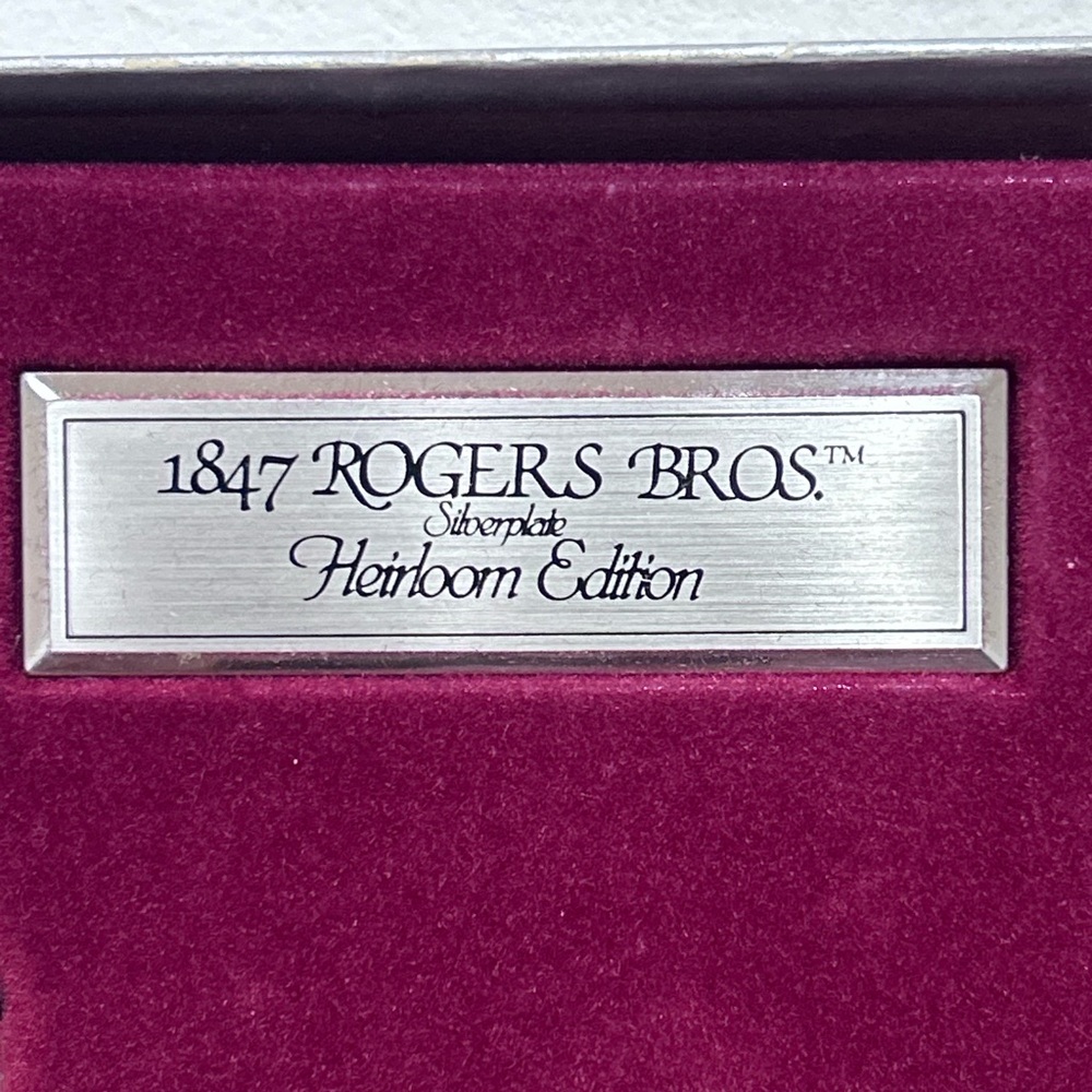 1847 ROGERS BROS Silverplate Heritage Silver Smiths Heirloom Edition.‎ - Picture 3 of 10